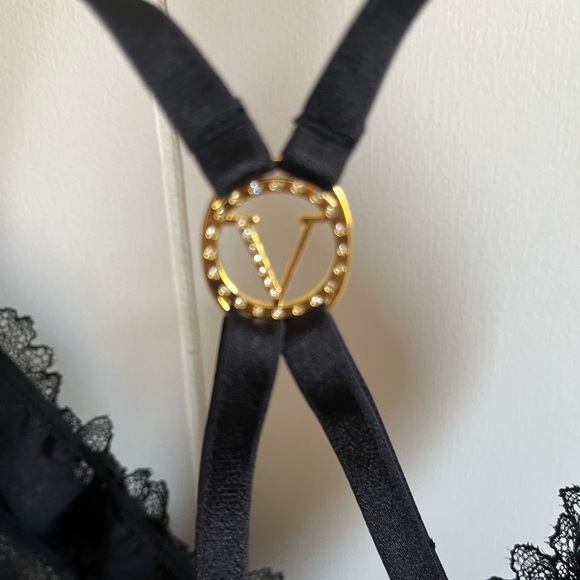 **VICTORIA SECRET** LACE BODYSUIT - Picture 2 of 6